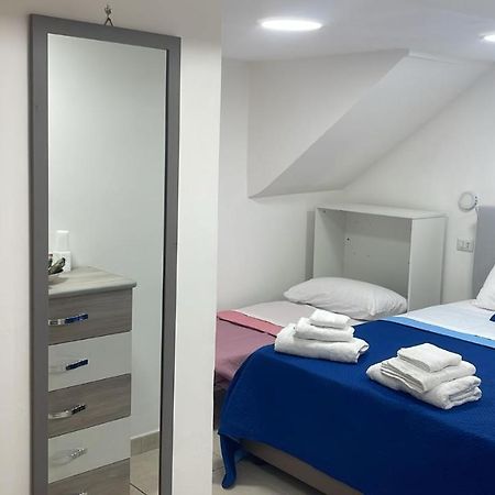 Donna Carme' Apartment Napoli Exterior foto